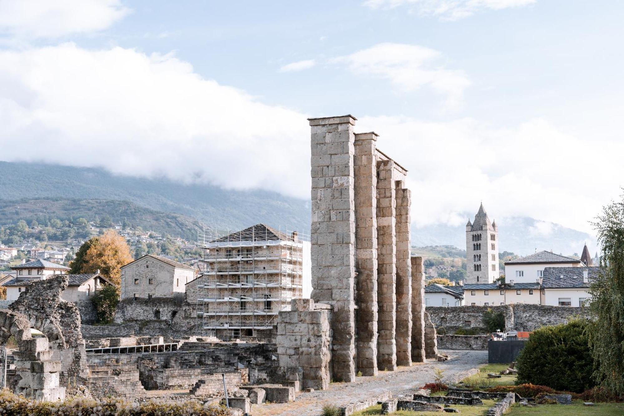 Aosta Theater Home Екстериор снимка